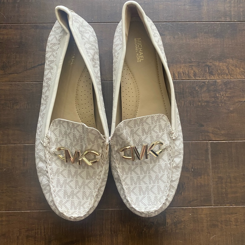 Michael Kors Reed Signature Patterned Loafers with Gold Accent - Picture 3 of 11